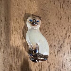 Avon Vintage Cat Pin Brooch with Blue and Brown Accents